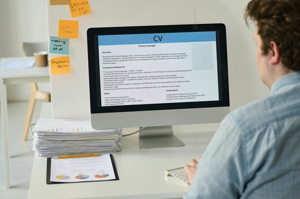 Modèles de cv simples : créez un document qui attire l'œil
